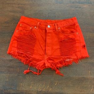 VNTG Levi denim cutoffs